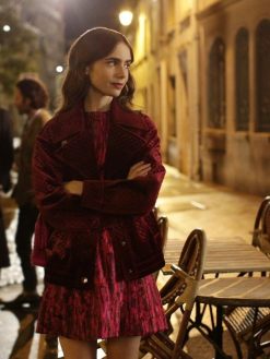 Lily-Collins-Emily-In-Paris-Emil