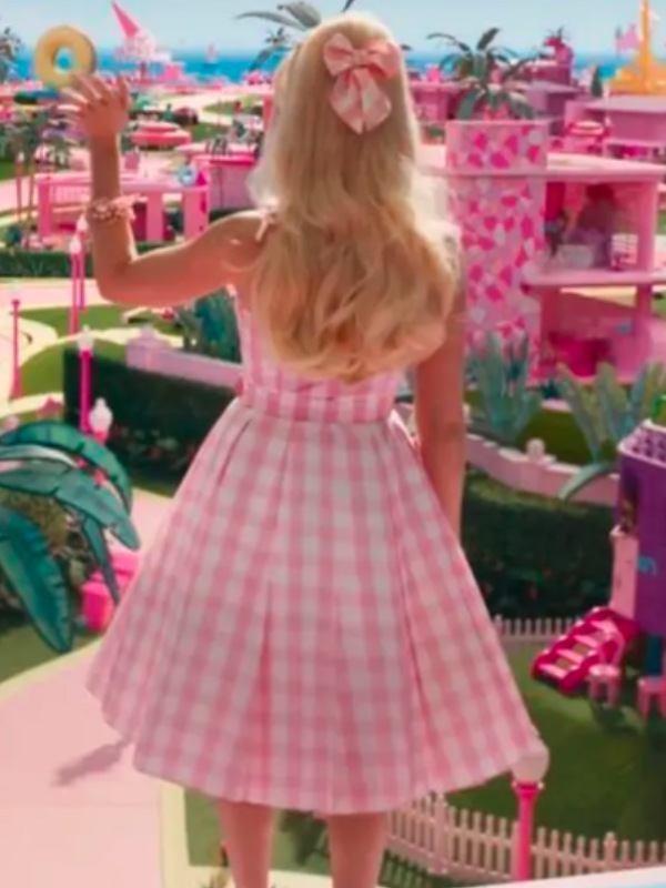 https://www.wilsonjackets.com/wp-content/uploads/2023/07/barbie-2023-margot-robbie-pink-barbie-cosplay-dress.jpg